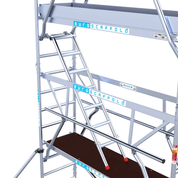 eurostairs-verstelbare-steigerladder-rond-met-klau-1